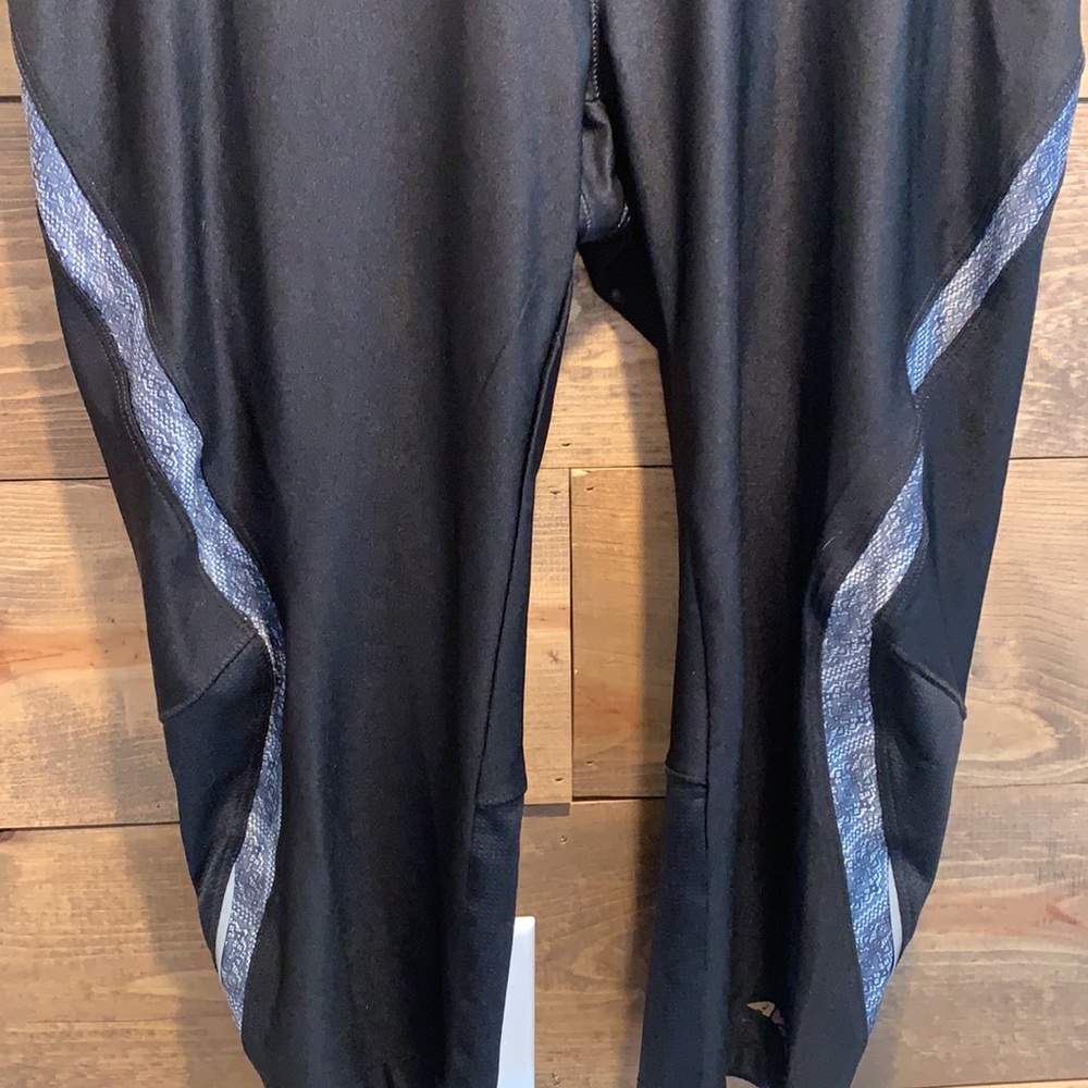Women’s workout bottoms - Picture 2 of 16